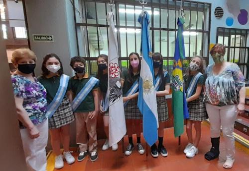 EMS 2021 Escuela Modelo Sarmiento Nivel Primario Cambio de Abanderados 6