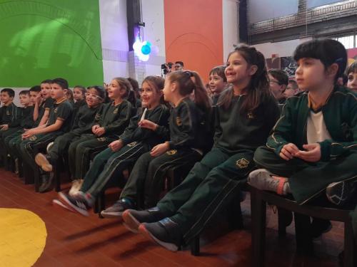 EMS 2023 Escuela Modelo Sarmiento Nivel Primario Teatro de Títeres en Ingles 2