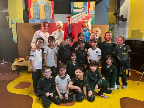 EMS 2023 Escuela Modelo Sarmiento Nivel Primario Teatro de Títeres en Ingles 3