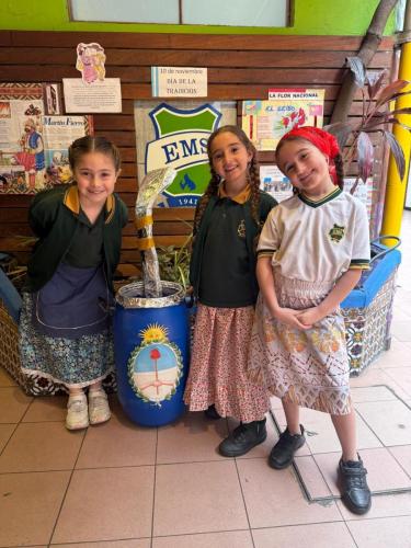 EMS 2024 Escuela Modelo Sarmiento Nivel Primario Tradicion y alegria 1