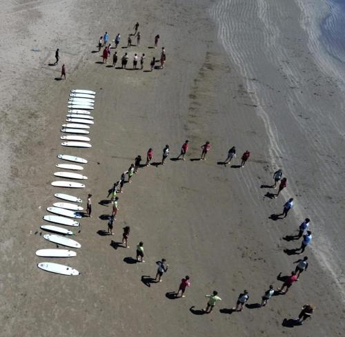 EMS 2024 Escuela Modelo Sarmiento Nivel Secunario Surfeando sueños 2